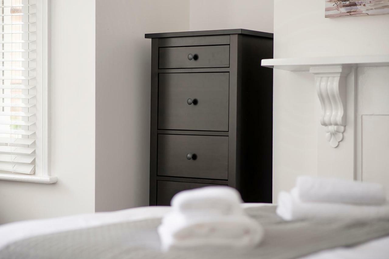 Flat A - Spacious Ground Floor, 1 Bedroom Apartment In Central Southsea, พอร์ตสมัธ ภายนอก รูปภาพ