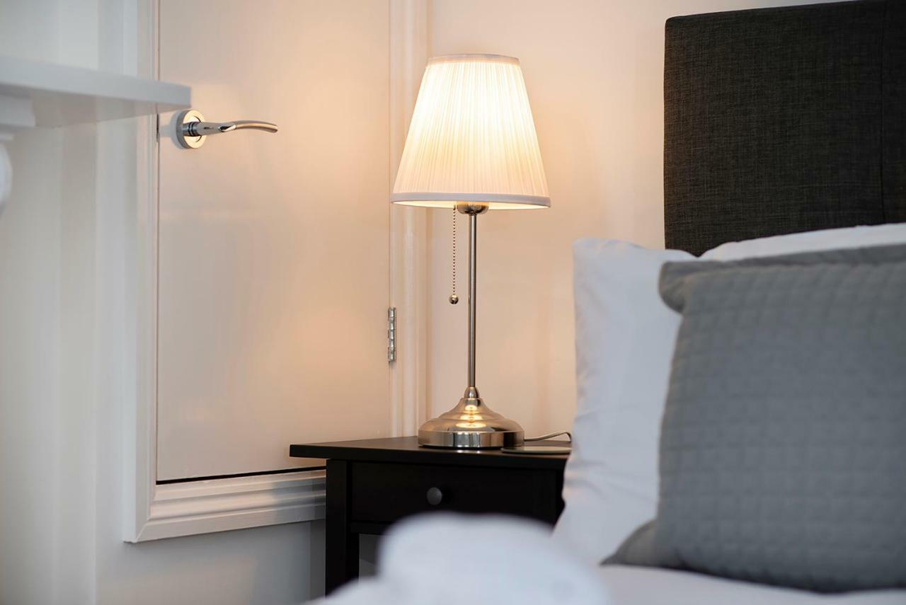 Flat A - Spacious Ground Floor, 1 Bedroom Apartment In Central Southsea, พอร์ตสมัธ ภายนอก รูปภาพ