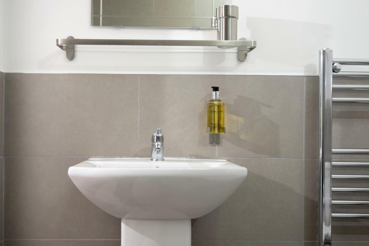 Flat A - Spacious Ground Floor, 1 Bedroom Apartment In Central Southsea, พอร์ตสมัธ ภายนอก รูปภาพ